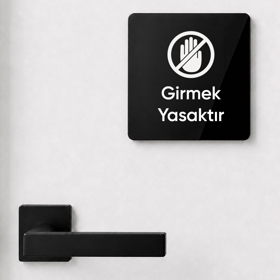 Girmek Yasaktır Kapı İsimliği
