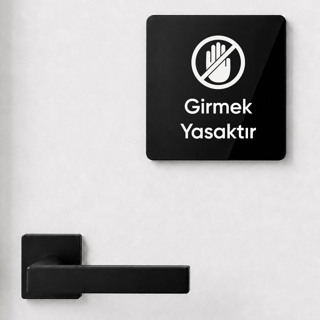 Girmek Yasaktır Kapı İsimliği